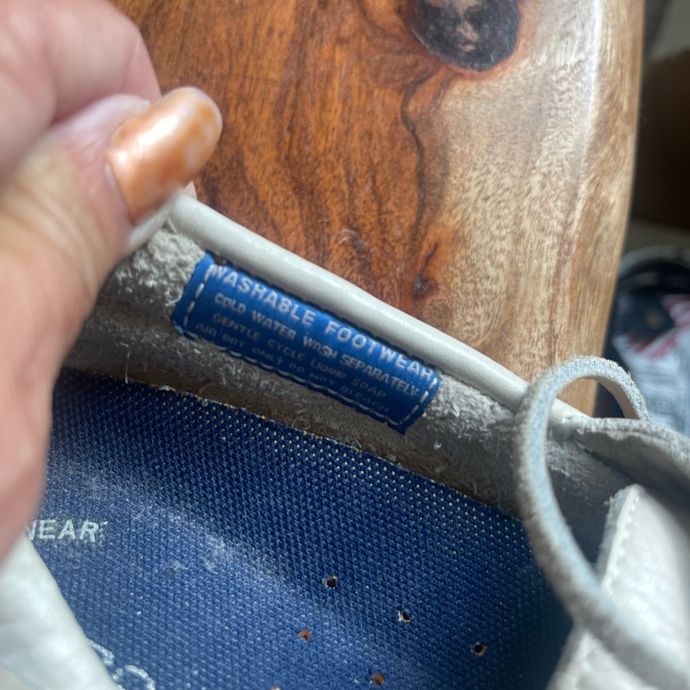 Shoes - Picture 6 of 8